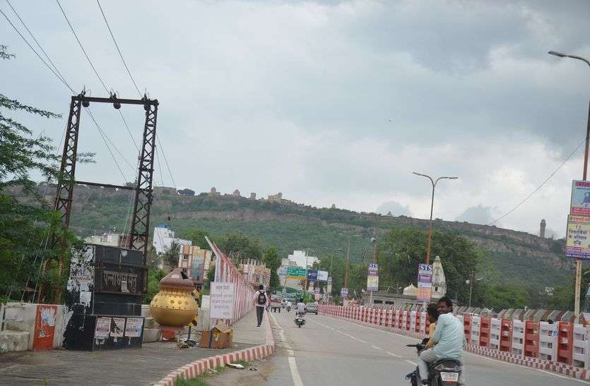 chittorgarh गांवों में मेघों ने गाया मल्हार, शहर में रहा इंतजार