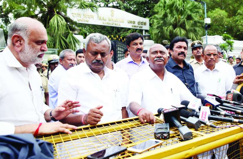 Political Crisis political crisis: मुंबई गए विधायक, सवाल वही-कब तक रहेगी सरकार