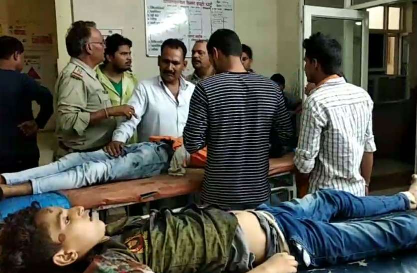 death VIDEO: सड़क दुर्घटना में ननिहाल आए बालक समेत बाइक सवार दो की मौत, एक घायल