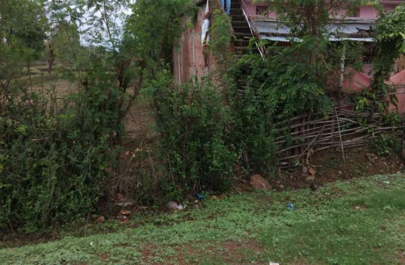balaghat केंसर की बीमारी से पीडि़त एक वृद्ध ने फांसी लगा की आत्महत्या