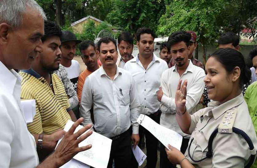 police accused of taking action under pressure from MLA विधायक के दबाव में आकर पुलिस पर कार्रवाई करने का आरोप