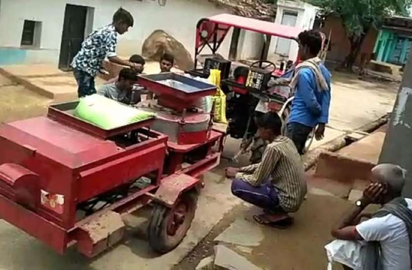 bundi jile ke is gaanv mein ghar-ghar pahunch rahee aata chakkee बूंदी जिले के इस गांव में घर-घर पहुंच रही आटा चक्की