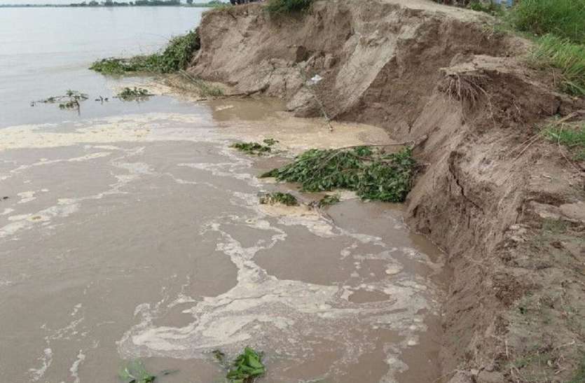 Ghaghra river katan घाघरा के बढ़ते जलस्तर ने बढ़ाई ग्रामीणों के दिल की धड़कन, पिछले वर्ष हो चुका है इतना नुकसान