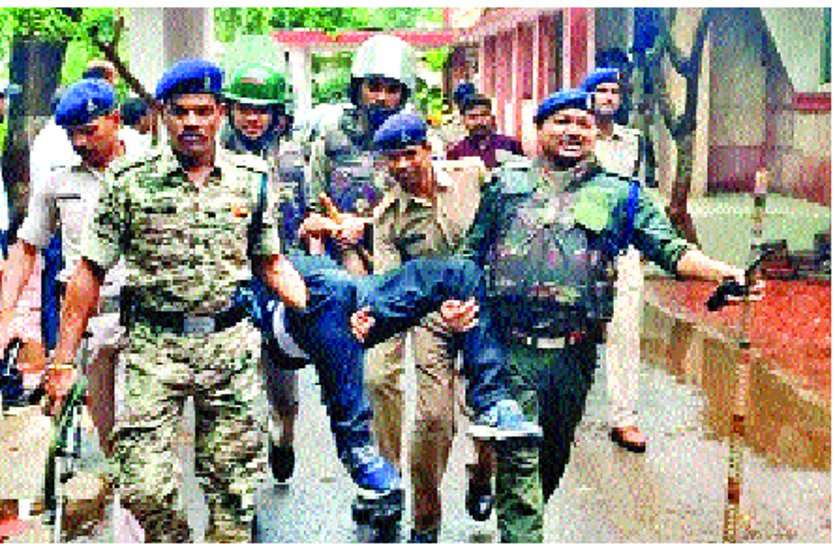 police गुना कोर्ट में घुसे आतंकी! वकील और पक्षकार भागे, तुरंत पुलिस ने लिया एक्शन