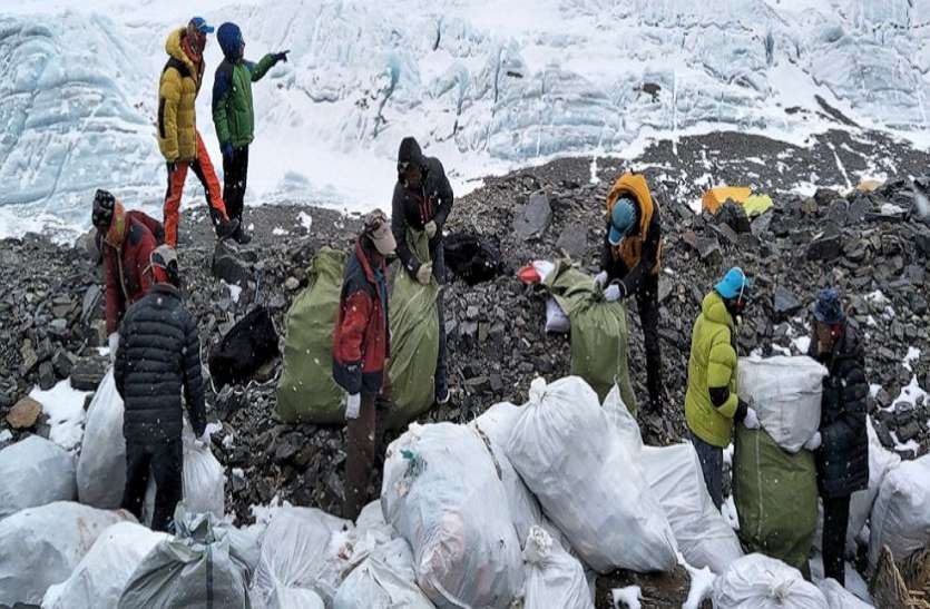 Nepal: waste found on Everest firm Efforts to make money from it एवरेस्ट पर मिले कचरे को खजाने में बदलने की कोशिश, जानें कैसे