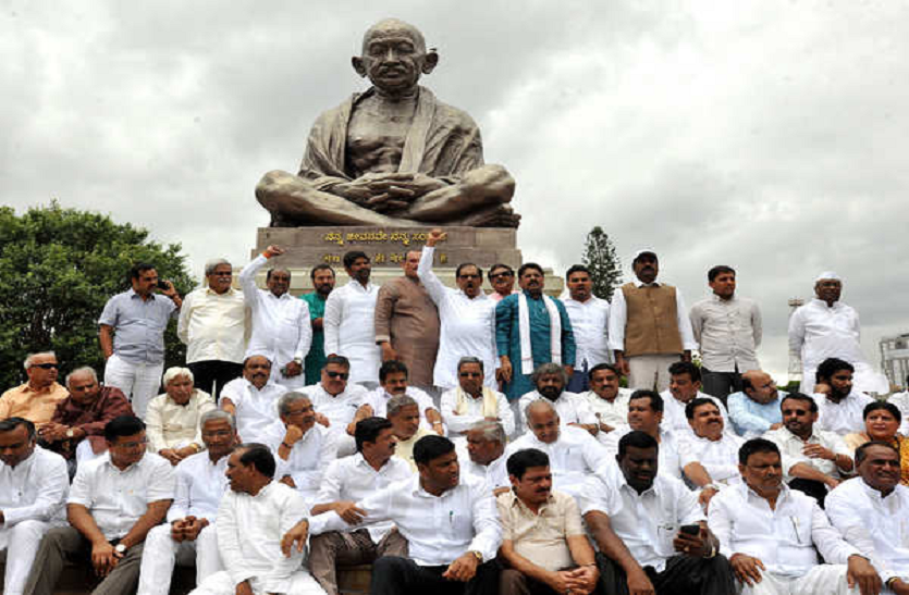 rajneeti jayate in karnataka कर्नाटक: कुर्सी का खेल