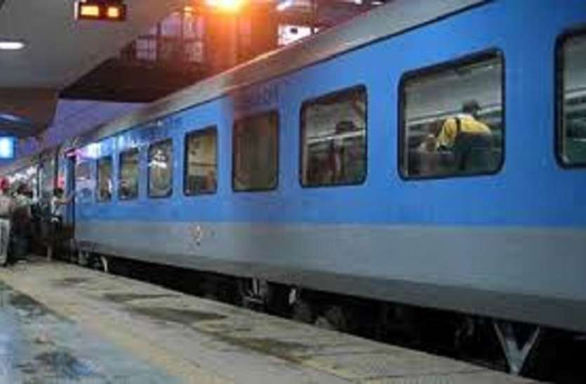 Tejas Train रेलवे बोर्ड चेयरमैन ने प्राइवेट ट्रेन चलाने पर किया खुलासा, बताया कौन होगा चालक, किन ट्रेनों में होगा असर