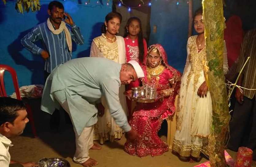 Muslim person's unique story of social service in katni मानवता की मिसाल: इस मुस्लिम शख्स ने 10 साल में चार हजार 11 हिंदू बेेटियों के कराए विवाह