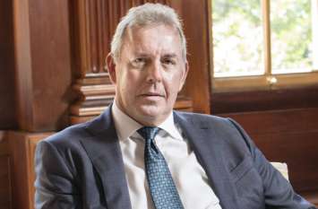 Kim Darroch resigns as UK ambassador to US अमरीका में ब्रिटिश दूत किम डारोच का इस्तीफ़ा, ट्रंप से विवाद भड़कने के बाद लिया फैसला