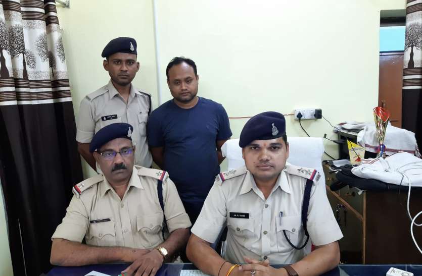 Cloning ATM : इससे पहले छह माह पूर्व सामने आया था मामला, सीएसईबी का रिटायर्ड कर्मी अब हुआ शिकार चंद मिनटों मेें ठग एटीएम की कर रहे क्लोनिंग, जिले में फिर से सक्रिय हुआ गिरोह