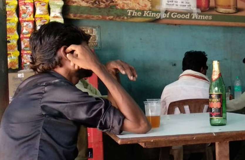 Illegal liquor in Sendhwa बेरोकटोक हो रही देशी और विदेशी शराब की अवैध बिक्री