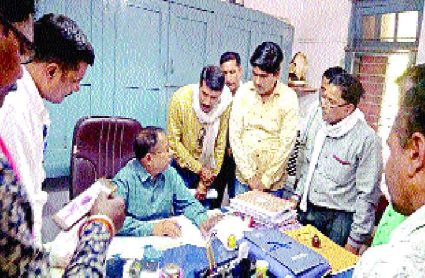 teachers problem 50 करोड़ का भुगतान अटका, सात हजार अध्यापक हो रहे परेशान