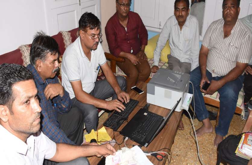 Bikaner : ACB arrest Housing Board Acting Deputy Commissioner बीकानेर : बेटी को अमरीका भेजने के लिए ली घूस , एससीबी ने कार्यवाहक आवासन उपायुक्त को दबोचा