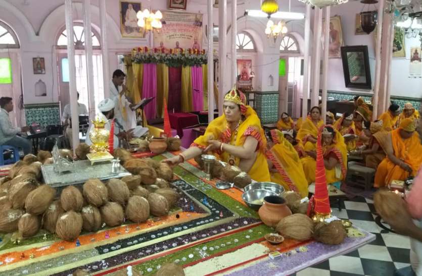 muni sri vishok saagar pravchan श्री सिद्धचक्र महामंडल विधान में उमडे लोग
