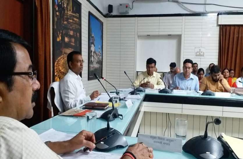 कमिश्नर की समीक्षा बैठक तीन दिन में गड्ढामुक्त हों सड़कें, सावन के मद्दनजर कमिश्नर का निर्देश