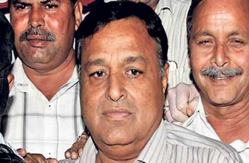 Amit Jethva murder case, CBI, Ex BJP MP Dinu Solanki आरटीआई कार्यकर्ता अमित जेठवा हत्या प्रकरण : भाजपा के पूर्व सांसद सहित 7 को उम्र कैद