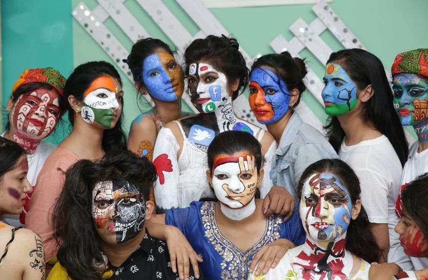 Face Painting Feeling Sad फ स प ट ग म छलक दर द Patrika News