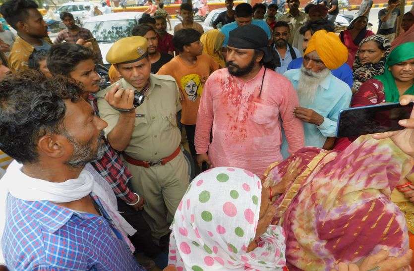 Fights Between Two Groups Of Alwar अलवर में दो पक्षों में झगड़ा, पार्षद का सिर फूटा, थाने का घेराव किया