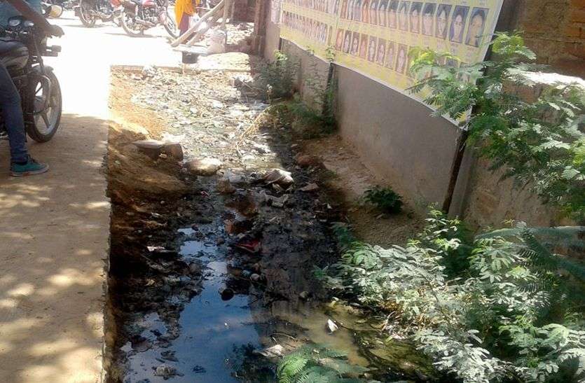 The path of the path without path बिना पटरी के 'गौरव खोता पथ
