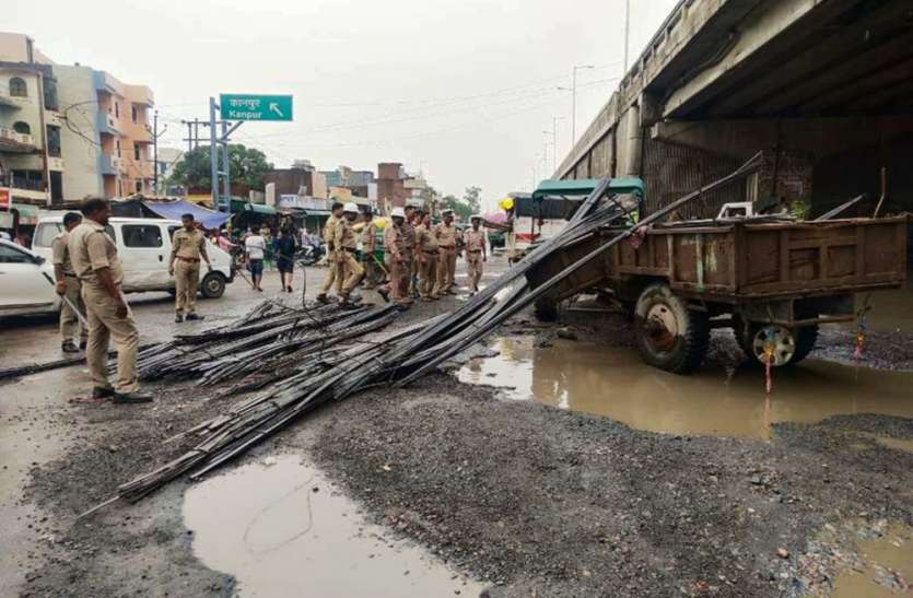 Kanpur police हाइवे पर गड्ढों के कारण मजदूर की मौत, पुलिस हिरासत में NHAI का जेई