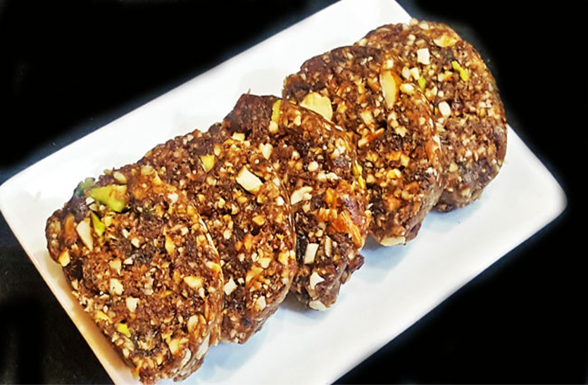 benefits-of-eating-khajur खजूर रोल्स से खून में होगी आयरन की पूर्ति