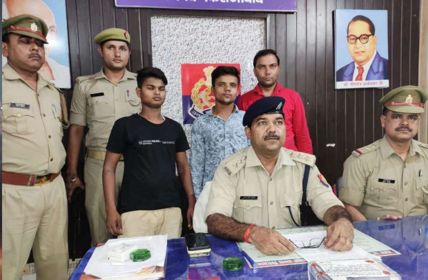 pistol loot Loot In Firozabad: फौजी की लाइसेंसी पिस्टल और मोटरसाइकिल चोरी करने वाले दो चारों को पुलिस ने पकड़ा, देखें वीडियो