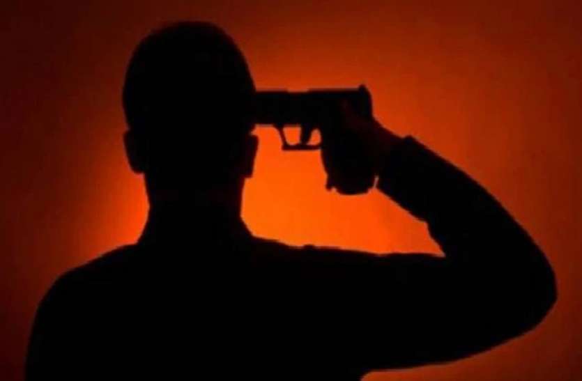 suicide बीजापुर में सहायक आरक्षक ने सर्विस रिवाल्वर से खुद को मारी गोली, जांच में जुटी पुलिस