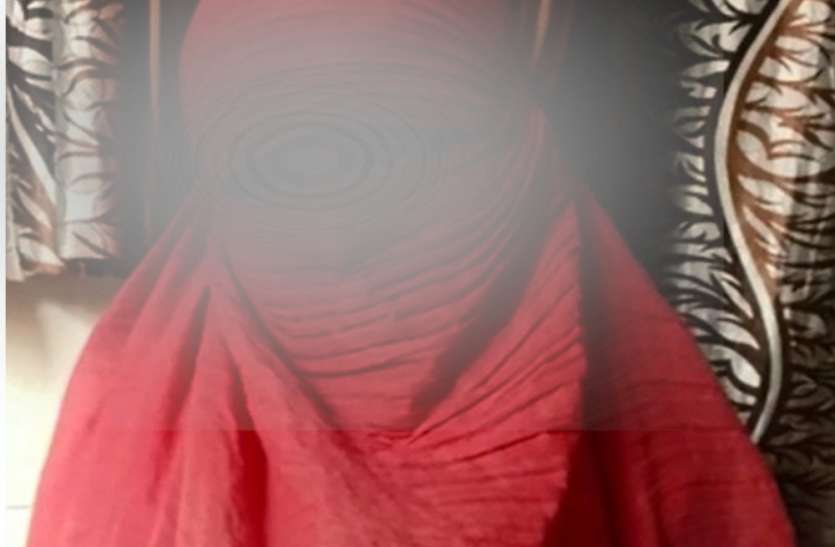 rape बहन को ले गया वीडियो गेम खिलाने, फिर उसी का गंदा वीडियो बनाकर दी धमकी, मां के पास पहुंची तो..