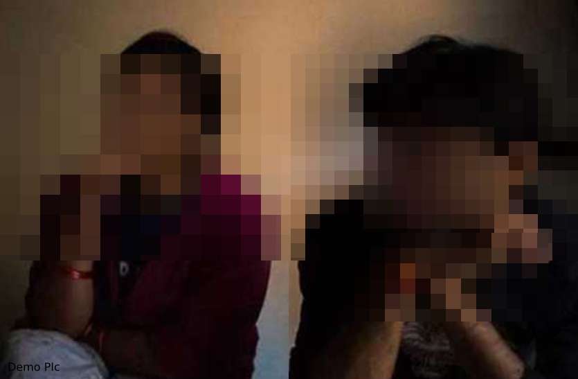 Rape With Girl : सीकर जिले के थोई इलाके में एक युवती का अपहरण के बाद बलात्कार करने का मामला सामने आया है। आधी रात को घर से गायब हुई लड़की ट्रेन के डिब्बे में युवक के साथ मिली, घरवालों को देखते ही उड़ गए होश