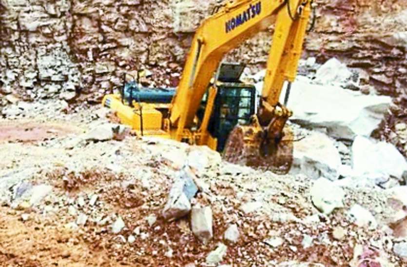 Black business रात-दिन ब्लास्टिंग से धरती को छलनी कर रहे खनिज कारोबारी