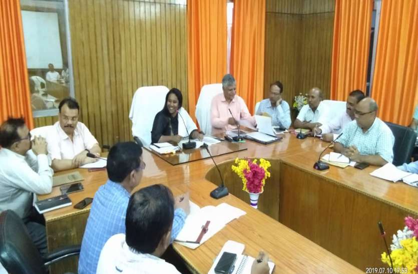 sultanpur जनपद का वृक्षारोपण का लक्ष्य होगा निर्धारित, डीएम ने दिया निर्देश