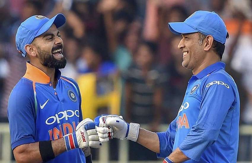 Dhoni with virat