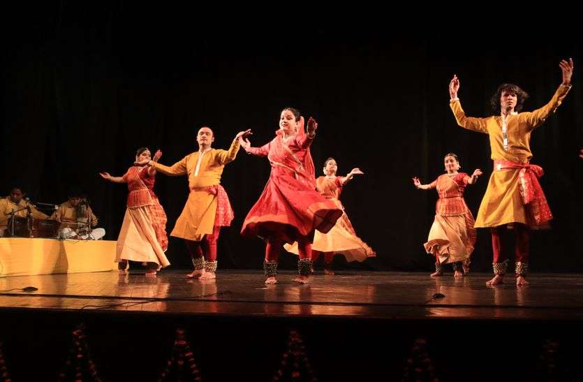 virsa 2019 कथक में पिरोया राधा-कृष्ण का प्रेम