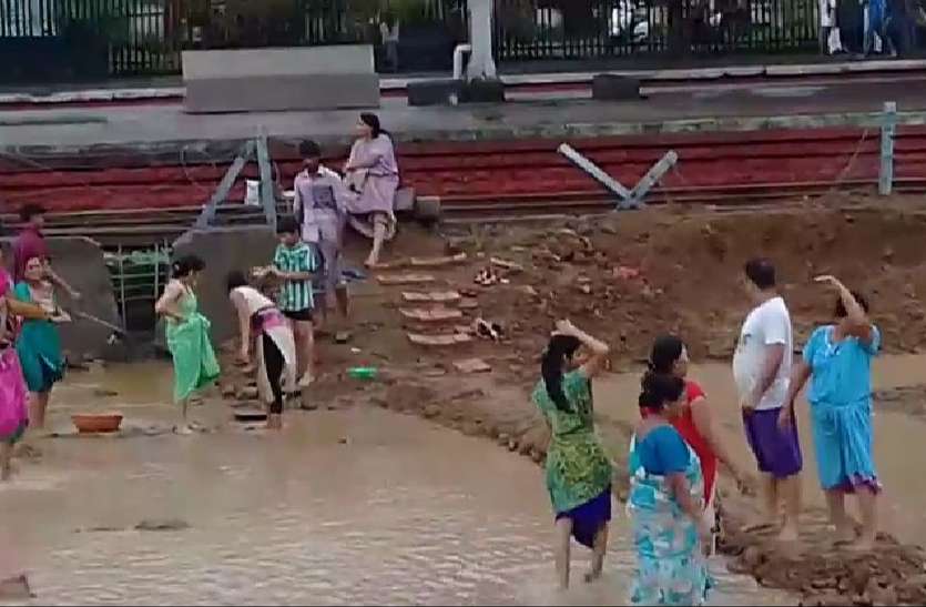patrika SURAT NEWS: ग्रामीणों के जज्बे को लाखों सलाम