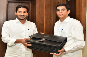 Andhra Pradesh Budget 2019: AP Budget Highlights In hindi आंध्रप्रदेश:जगन सरकार के पहले बजट की खास बातें,इन सब पर दिया गया जोर