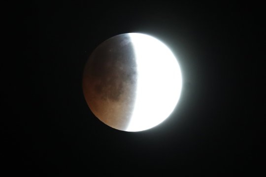 Eclipse गुरु पूजा पर ग्रहण का साया, शाम साढ़े चार बजे से लग जाएगा सूतक