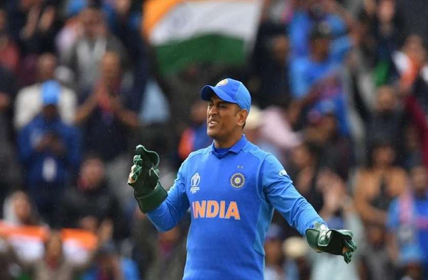 ms dhoni धोनी के शांत दिमाग का कायल है ये दुनिया का सबसे बेहतरीन विकेटकीपर, कह डाली ये बात