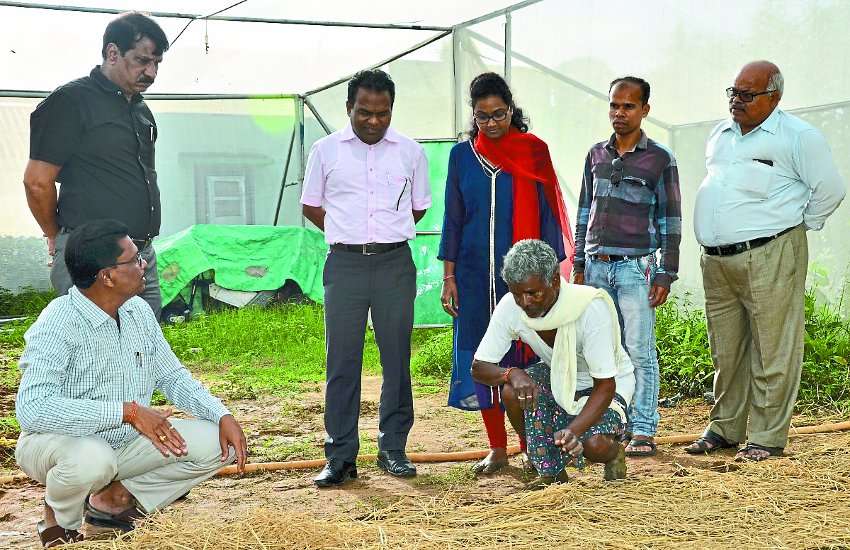 ias in naxal area