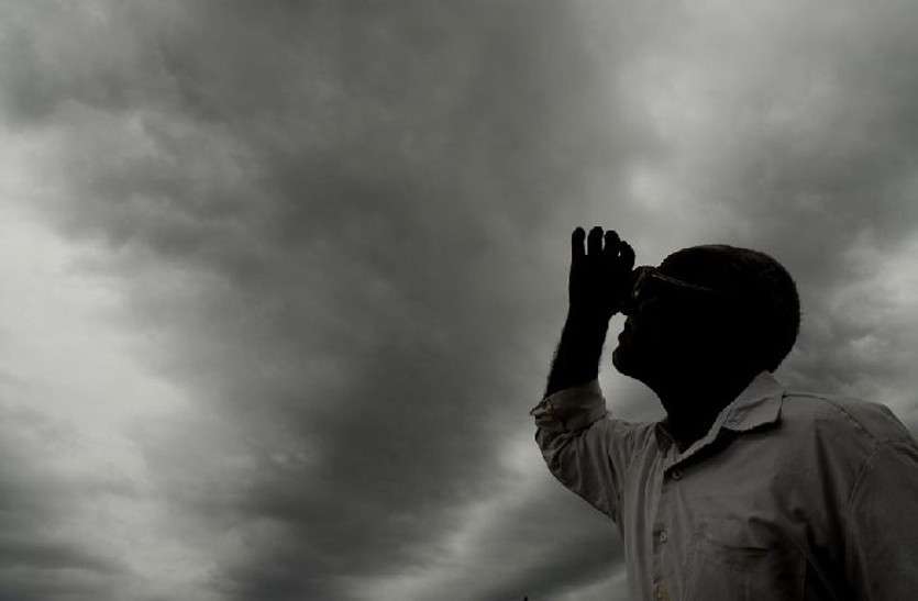 Monsoon break in Chhattisgarh 2021 मानसून ब्रेक: 17 जिलों में बारिश कम, एक हफ्ते से नौतपा जैसी गर्मी, मिट्टी से 26 फीसदी नमी गायब
