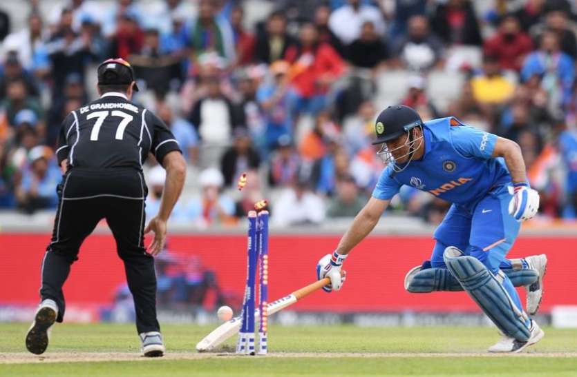 ms dhoni धोनी के साथ हुआ ऐसा कि पुलिस स्टेशन में बितानी पड़ी थी रात, ये थे उनकी जिंदगी के 10 टर्निंग प्वांइट