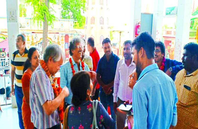 indore इंदौर के खजराना मंदिर में क्यों पहुंचा जापान का दल, जानें मामला