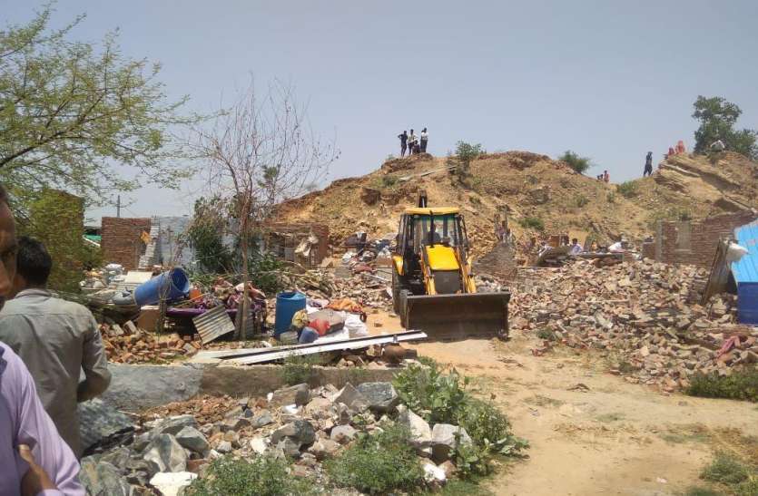 Nindad Residential Planning JDA Action : 40 कच्चे-पक्के मकानों पर चला बुल्डोजर