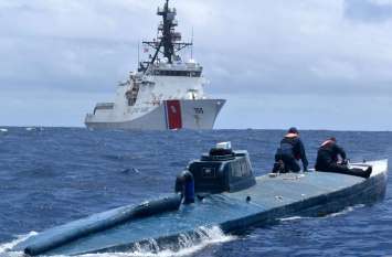 France launches the first nuclear attack submarine 'safran' वीडियो: फ्रांस ने पहली परमाणु पनडुब्बी ‘सफरेन’ लॉन्च की