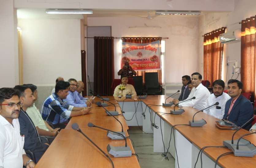 National Lok Adalat has been resolved by mutual reconciliation नेशनल लोक अदालत में आपसी सुलह से कई प्रकरणों का हो गया निराकरण
