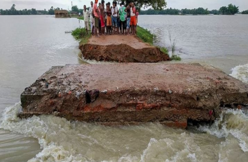 Ayodhya Bahraich Balrampur Barabanki Shrawasti Gonda Flood बाढ़ से मची हाहाकार, भारी बारिश से उफान पर उत्तर प्रदेश की कई नदियां, अलर्ट पर प्रशासन