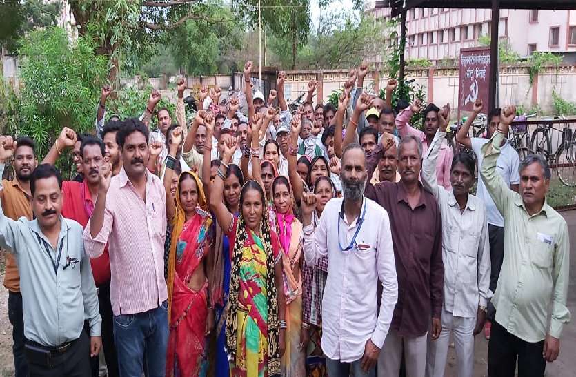 BHILAI ... मतदान का हक नहीं मिला, फिर भी मजदूर करेंगे बीएसपी में चुनाव प्रचार