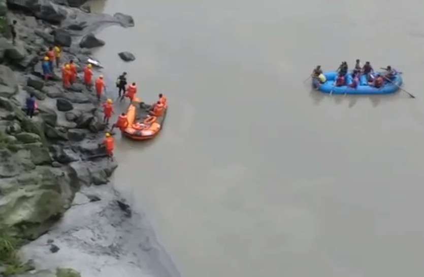 Car Fell In Teesta River: Search Operation Intervened By Om Birla