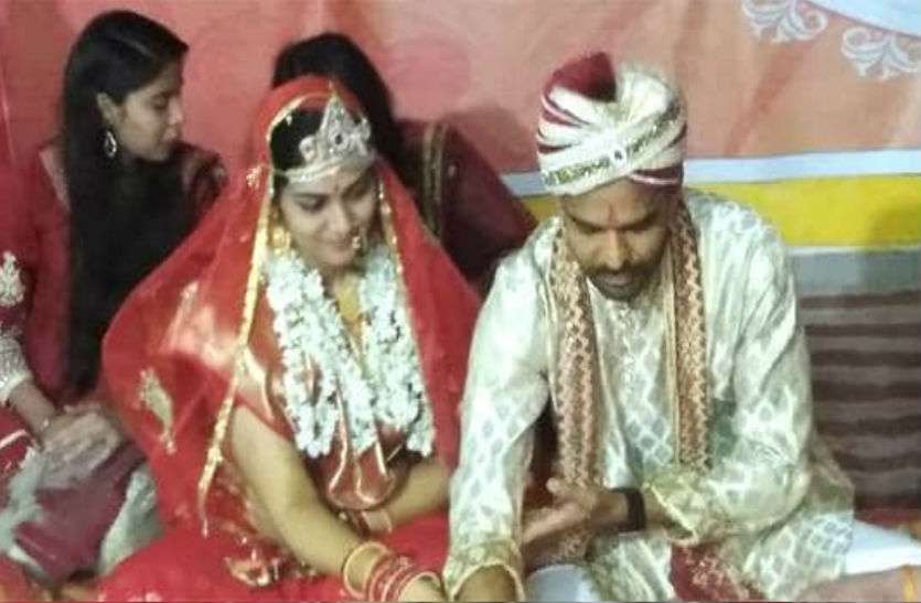 allahabad girl इलाहाबाद से भागकर भोपाल के रेस्टोरेंट में पूर्व उप महापौर की पोती ने रचाई शादी, वीडियो जारी कर बोली- जान को है खतरा