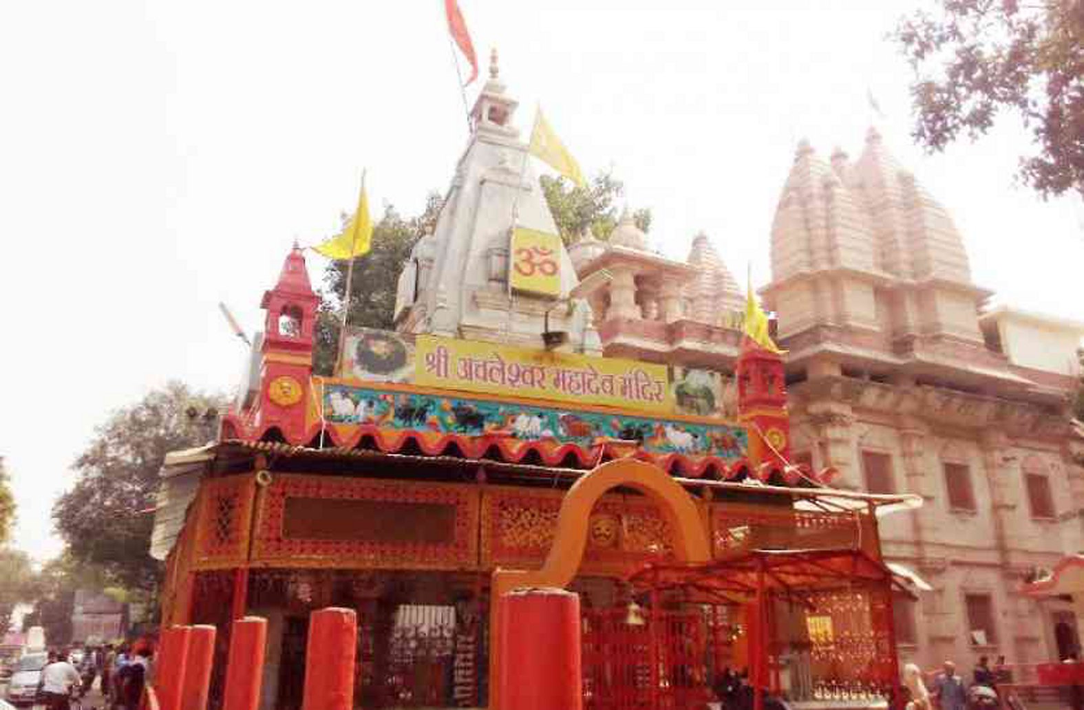 achaleeshwar aahadev temple अचलेश्वर महादेव मंदिर के पुनर्निर्माण में अनियमितताओं के विरोध में हाईकोर्ट में याचिका