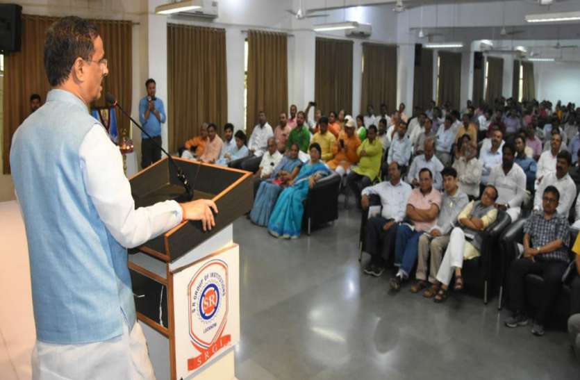 Deputy Chief Minister Dinesh Sharma तबादले के लिए दर दर भटकते थे शिक्षक :उप मुख्यमंत्री डॉ दिनेश शर्मा